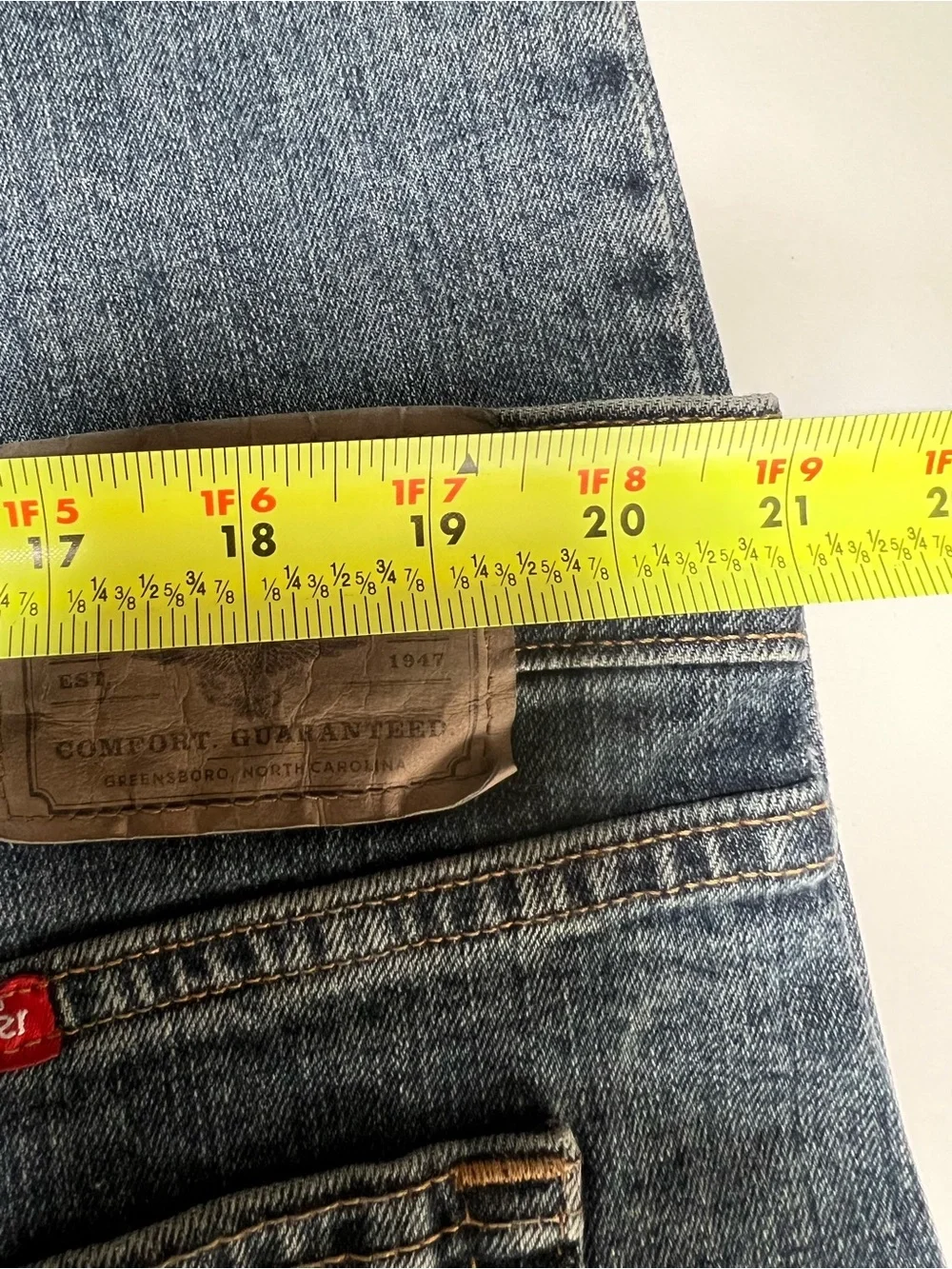 40x30 Wrangler Men's Relaxed Fit Blue Jeans with Comfort Flex Waistband